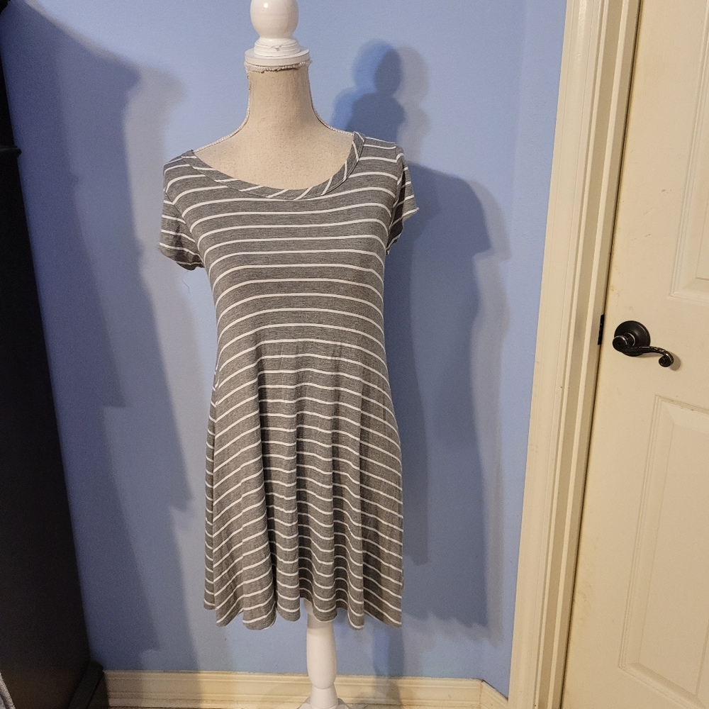 TMG Medium Womens Dress